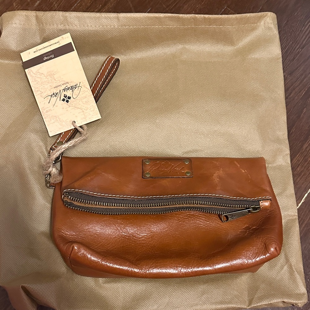 Patricia Nash Baku wristlet
